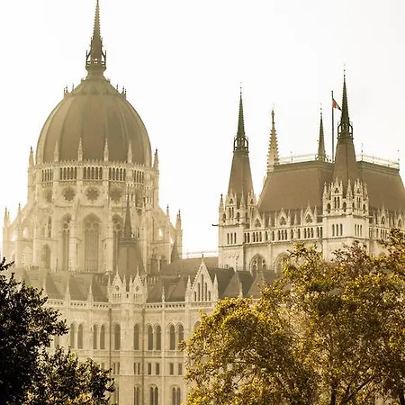 Apartment Parliament With A View *