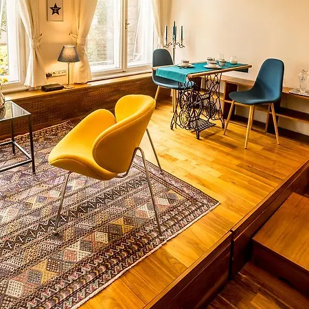 Parliament With A View Apartmán *