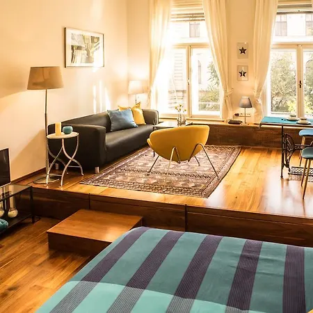 Parliament With A View Budapeste