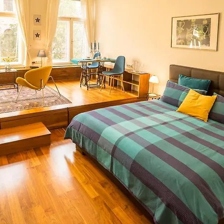 Parliament With A View Budapeste